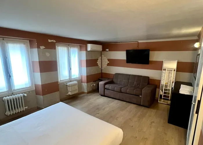 Ai Conti 招待所 3*