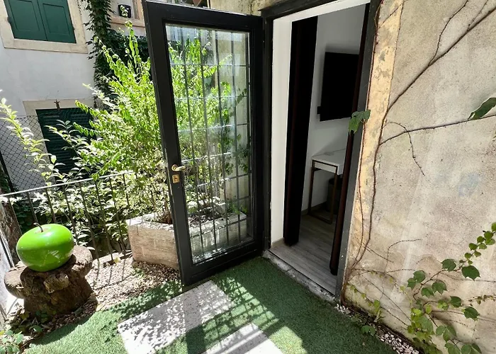 Ai Conti 招待所 3*